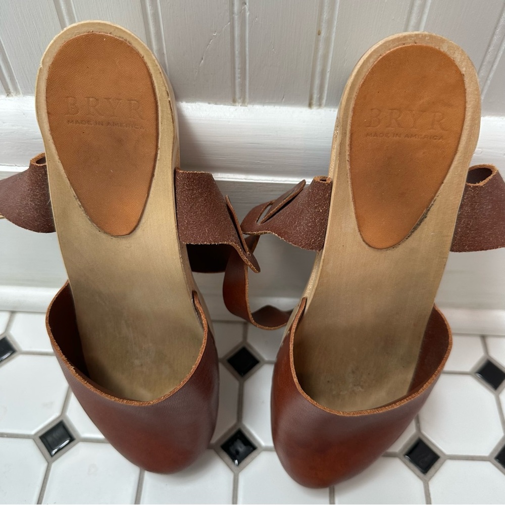 Bryr Brown Leather Ankle-Strap Clogs - Picture 8 of 12